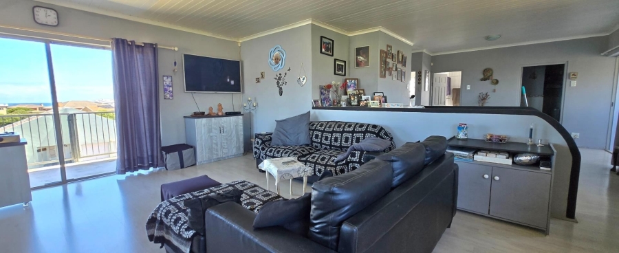 5 Bedroom Property for Sale in Kleinbaai Western Cape